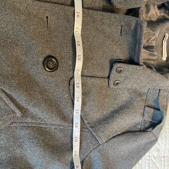 Stylish Women's Double-Breasted Gray Pea Coat - Picture 10 of 12